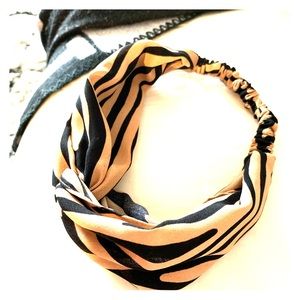 Stretch print twist headband